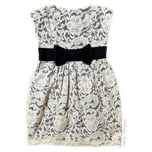 Forever 21 Lace Strapless Dress